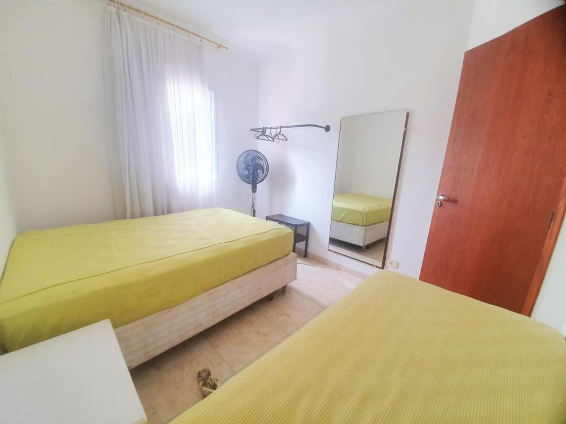 Lindo Apto Com 3 Quartos, Apenas 1 Quadra Da Praia Das Toninhas Apartment Ubatuba Ngoại thất bức ảnh