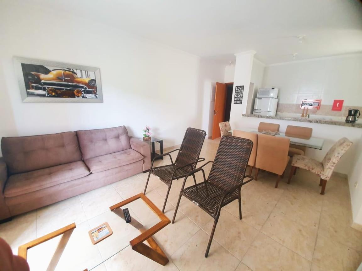 Lindo Apto Com 3 Quartos, Apenas 1 Quadra Da Praia Das Toninhas Apartment Ubatuba Ngoại thất bức ảnh