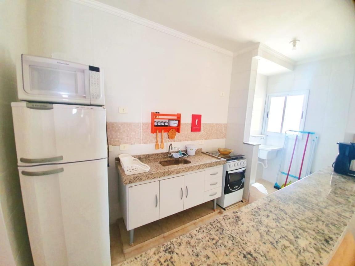 Lindo Apto Com 3 Quartos, Apenas 1 Quadra Da Praia Das Toninhas Apartment Ubatuba Ngoại thất bức ảnh